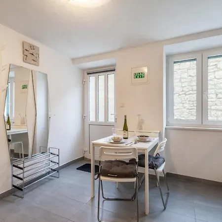 Sonja Apartment