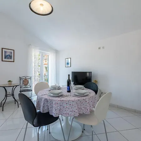 Apartment Sonja Pucisca